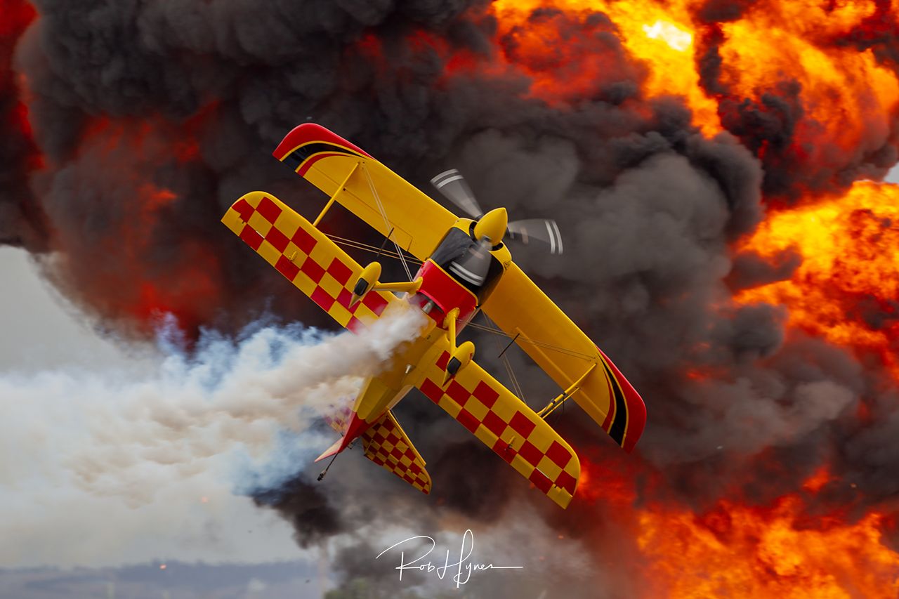 Paul Bennett Airshows   - © by Rob Hynes