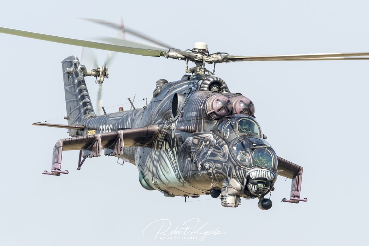 Mil Mi-24V (NATO Code: HIND-E)  -  © by Robert Kysela