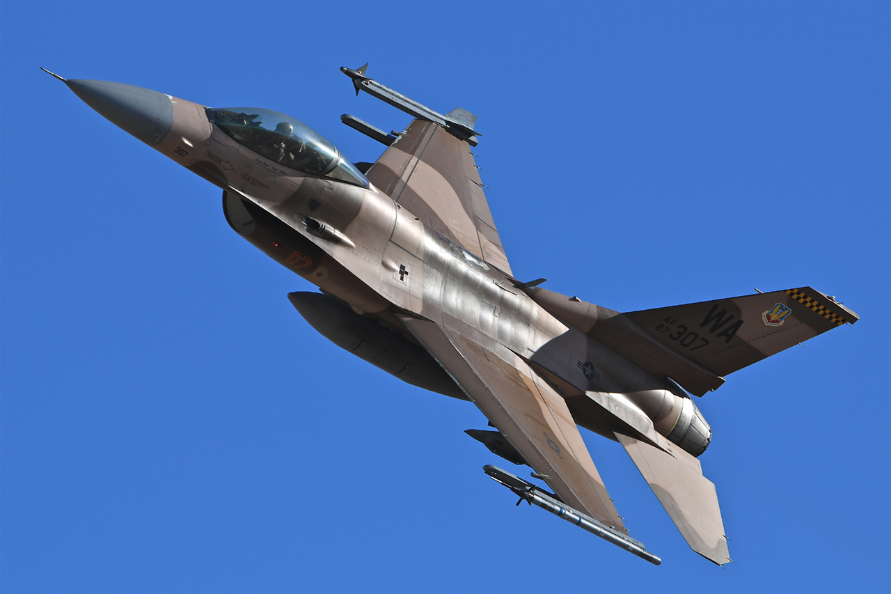 Lockheed Martin F-16C VIPER  -  © by Shawn Clish