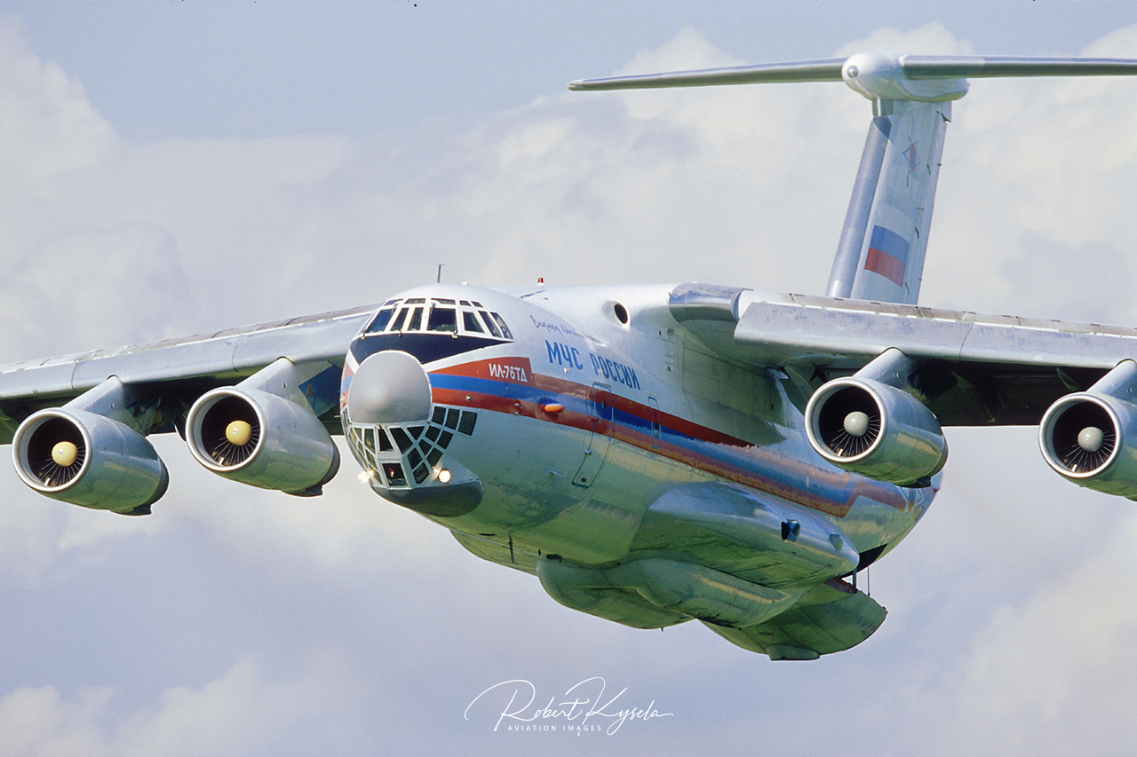 Iljushin Il-76 (NATO Code: CANDID )  -  © by Robert Kysela