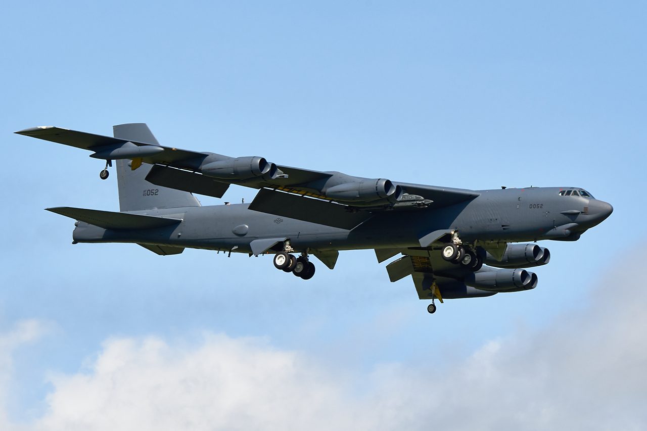 Boeing B-52H STRATOFORTRESS  -  © by Shawn Clish