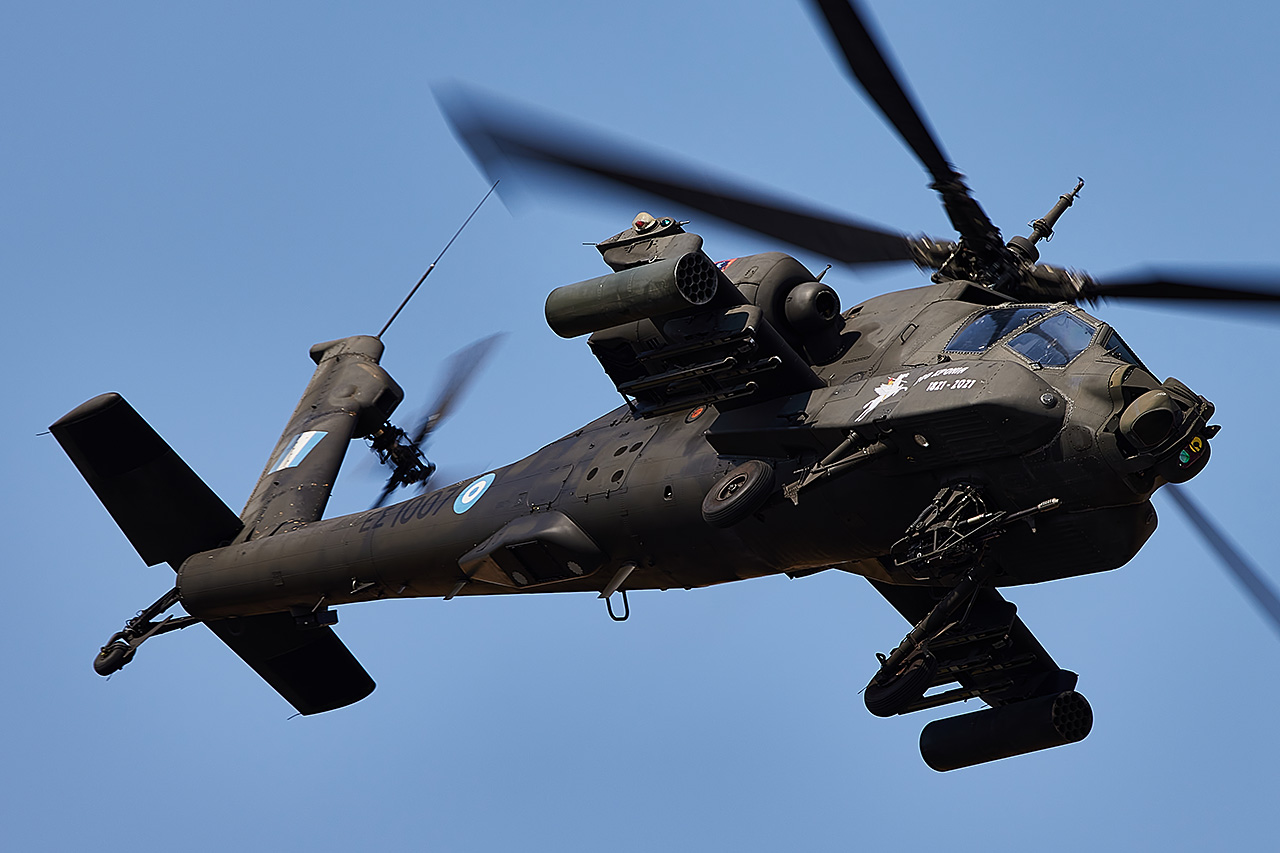 Boeing AH-64A APACHE  -  © by Shawn Clish
