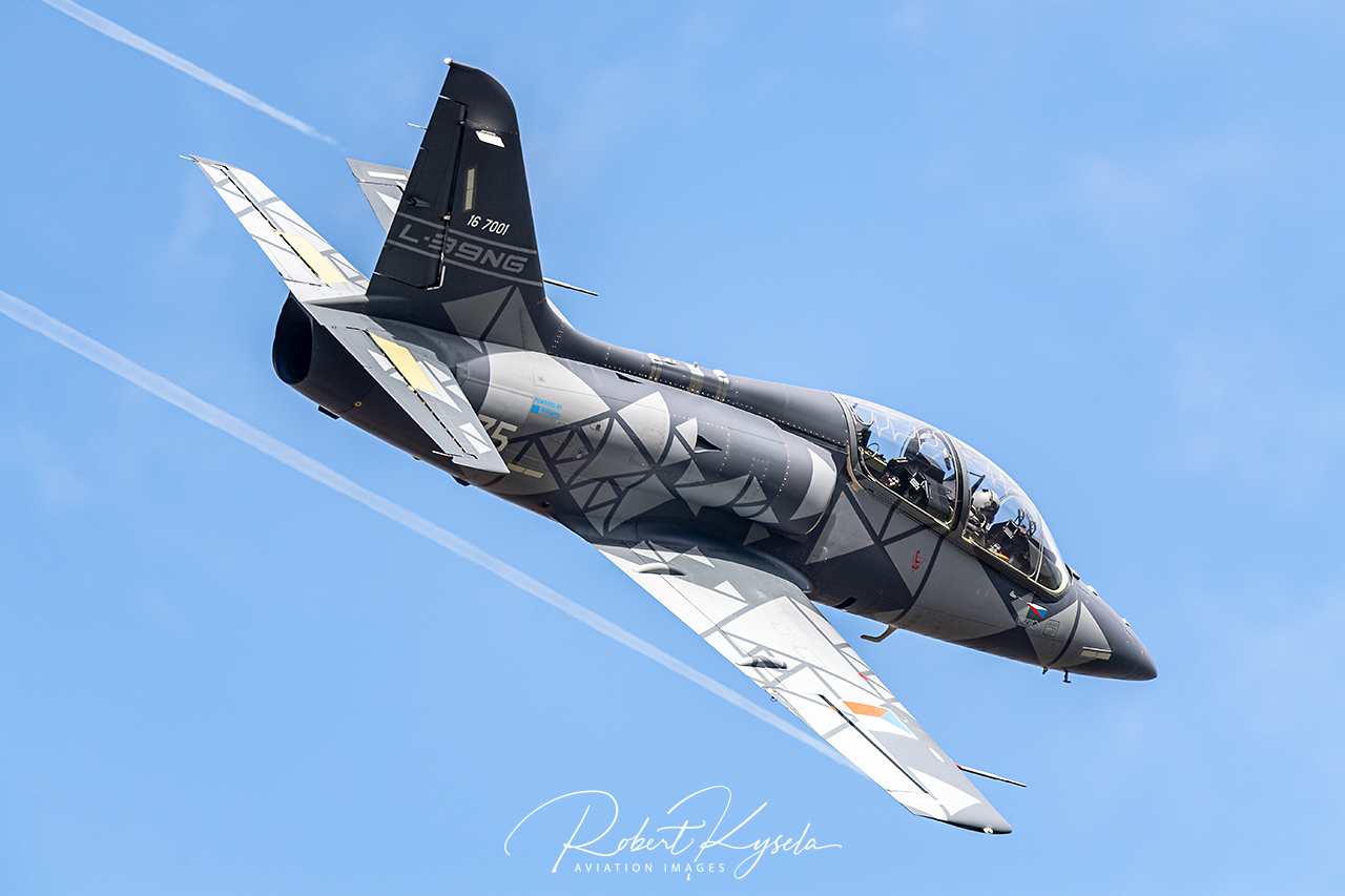 Aero L-39NG    - © by Robert Kysela