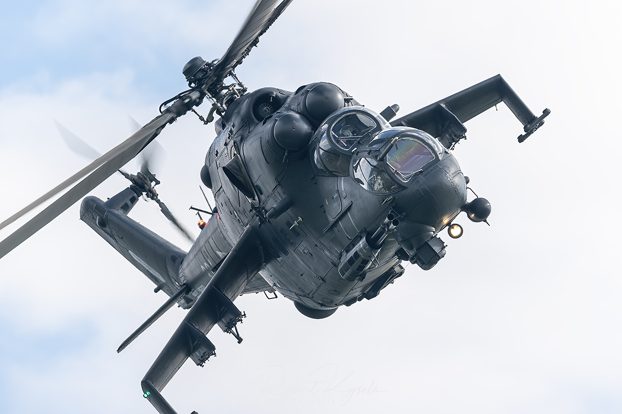 Mil Mi-24P /  NATO Code: HIND F   - © by Robert Kysela