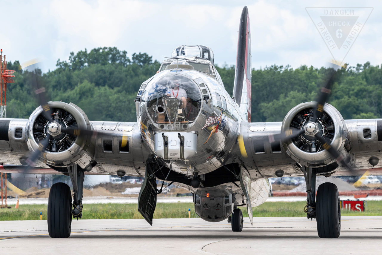 Boeing B-17G FLYING FORTRESS “Yankee Lady“   - © by Robert Kysela