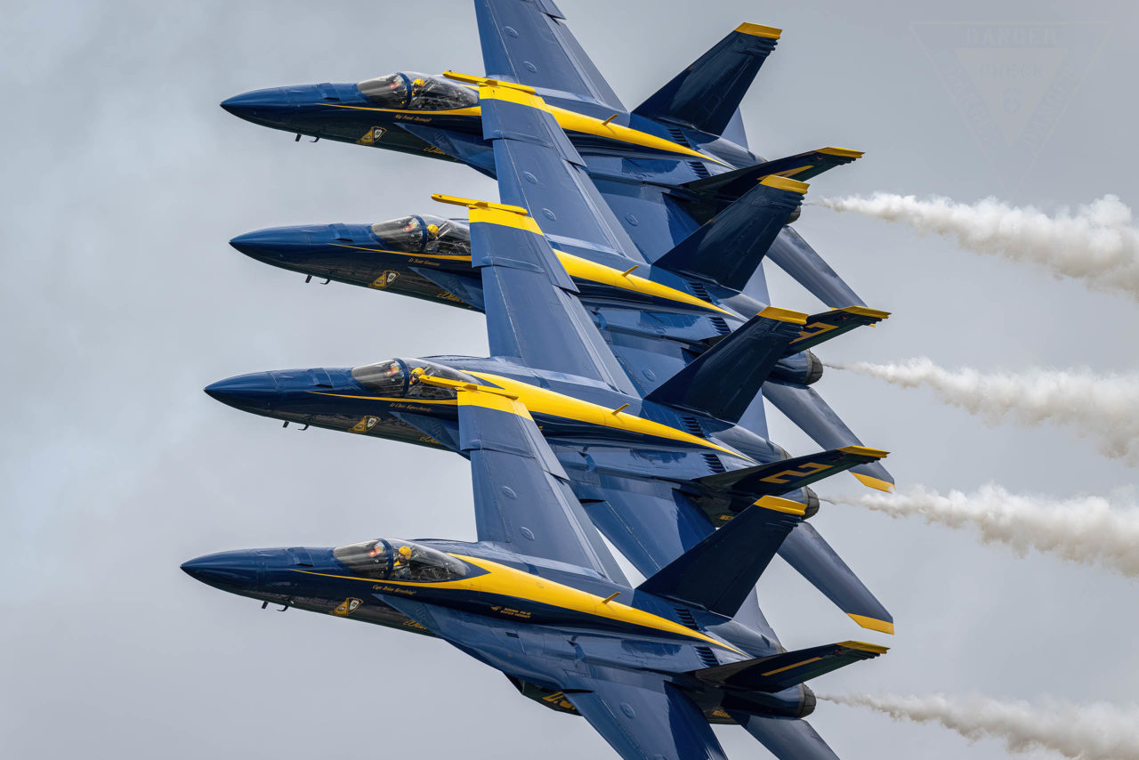 US Navy BLUE ANGELS   - © by Robert Kysela