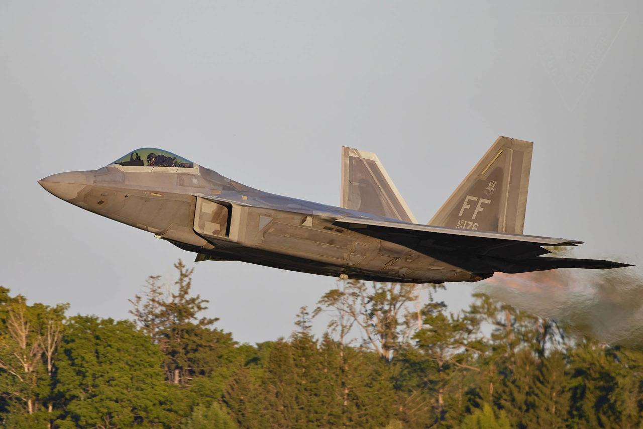 Lockheed Martin F-22A RAPTOR   - © by Shawn Clish