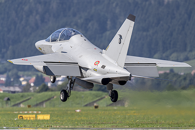 Leonardo M-346 MASTER - © by Robert Kysela