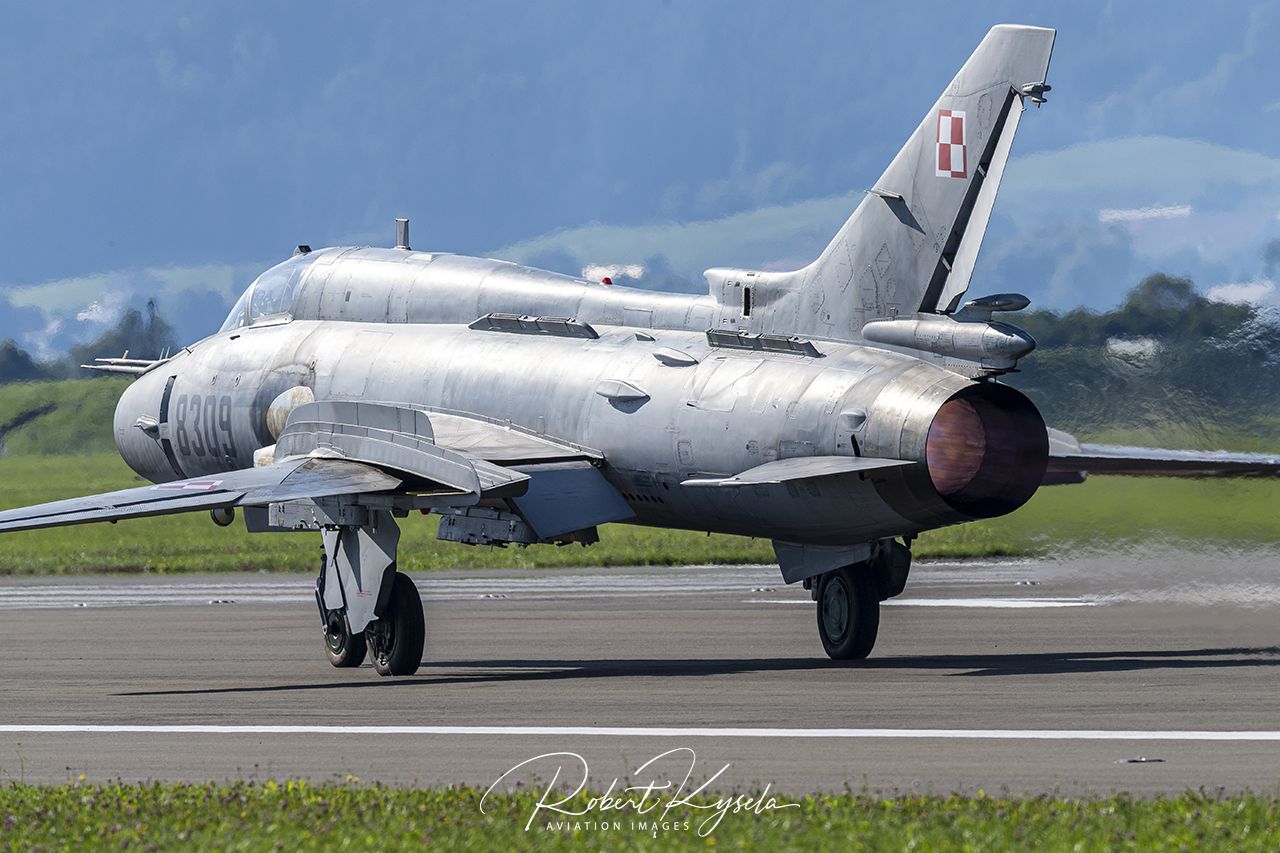 Sukhoi Su-22M4 (NATO Code: FITTER)