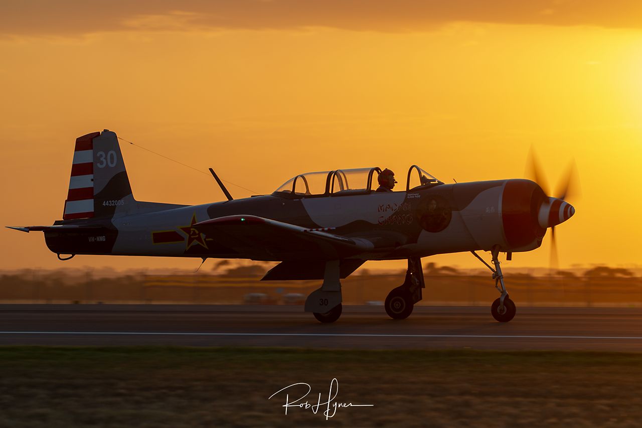 Nanchang CJ6   - © by Rob Hynes