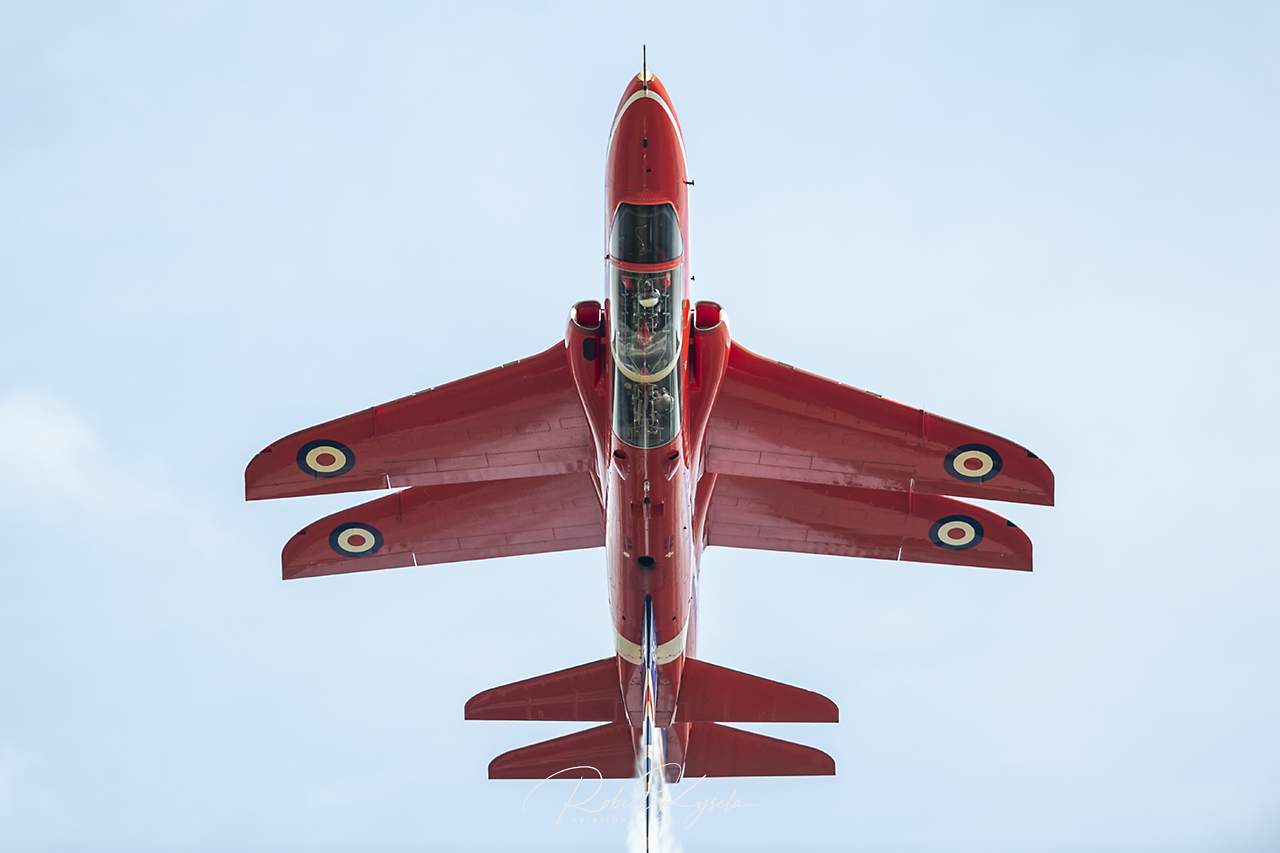 _RK10008_RedArrows_Large