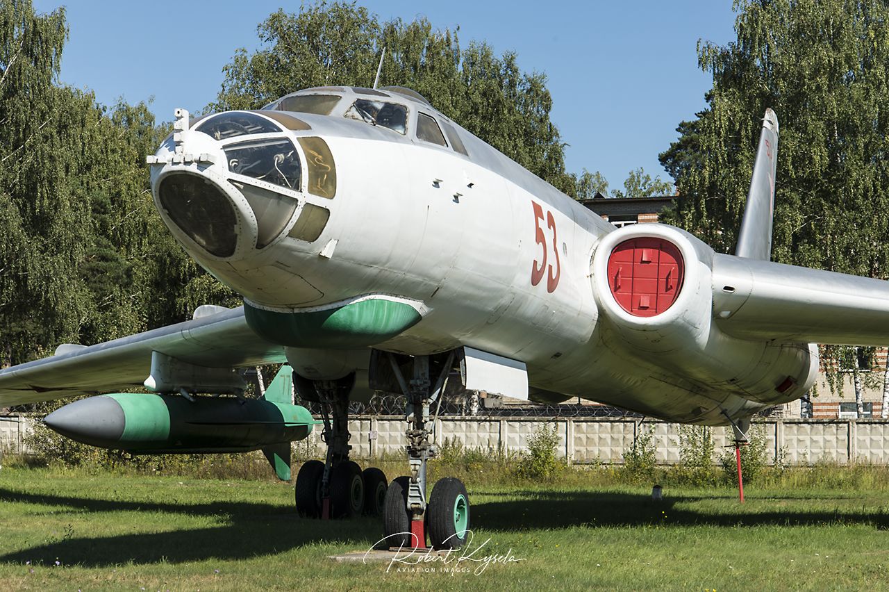 Tupolev Tu-16 (NATO Code: BADGER)   - © by Robert Kysela