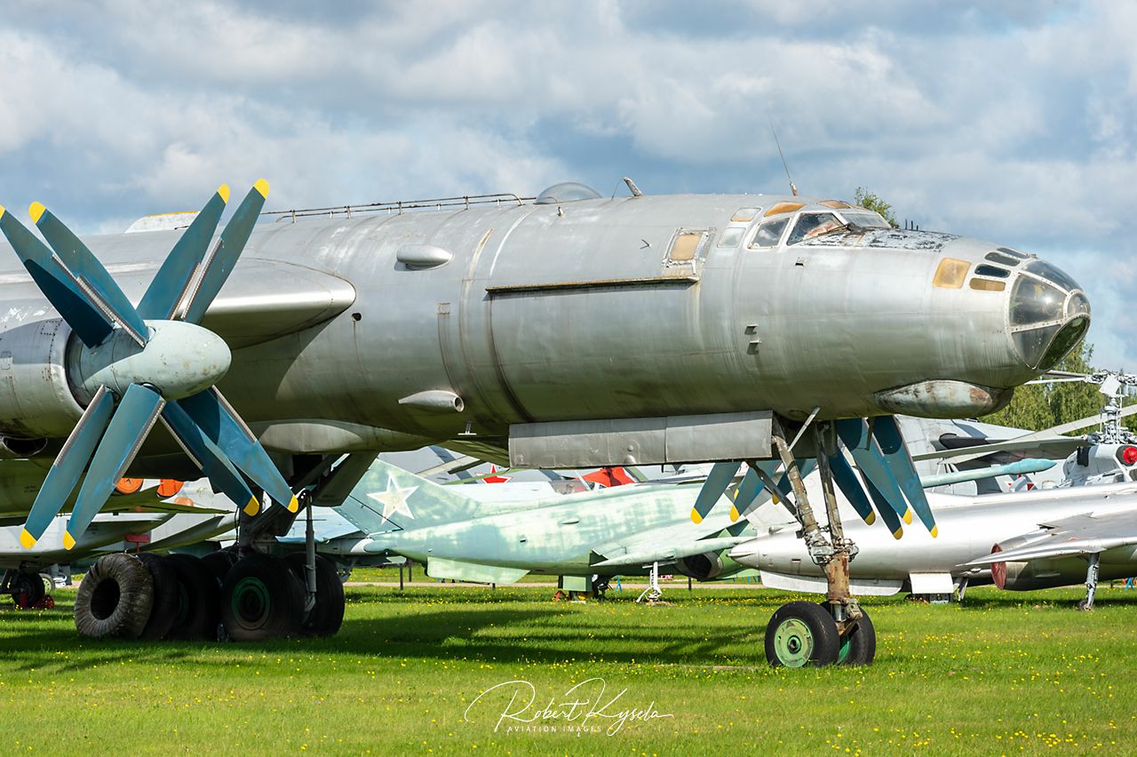 Tupolev Tu-95 (NATO Code: BEAR)   - © by Robert Kysela