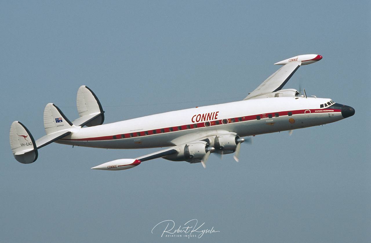 Lockheed L-1049 SUPER CONSTELLATION  -  © by Robert Kysela