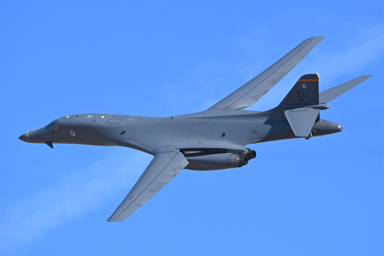 Boeing B-1B LANCER  -  © by Shawn Clish