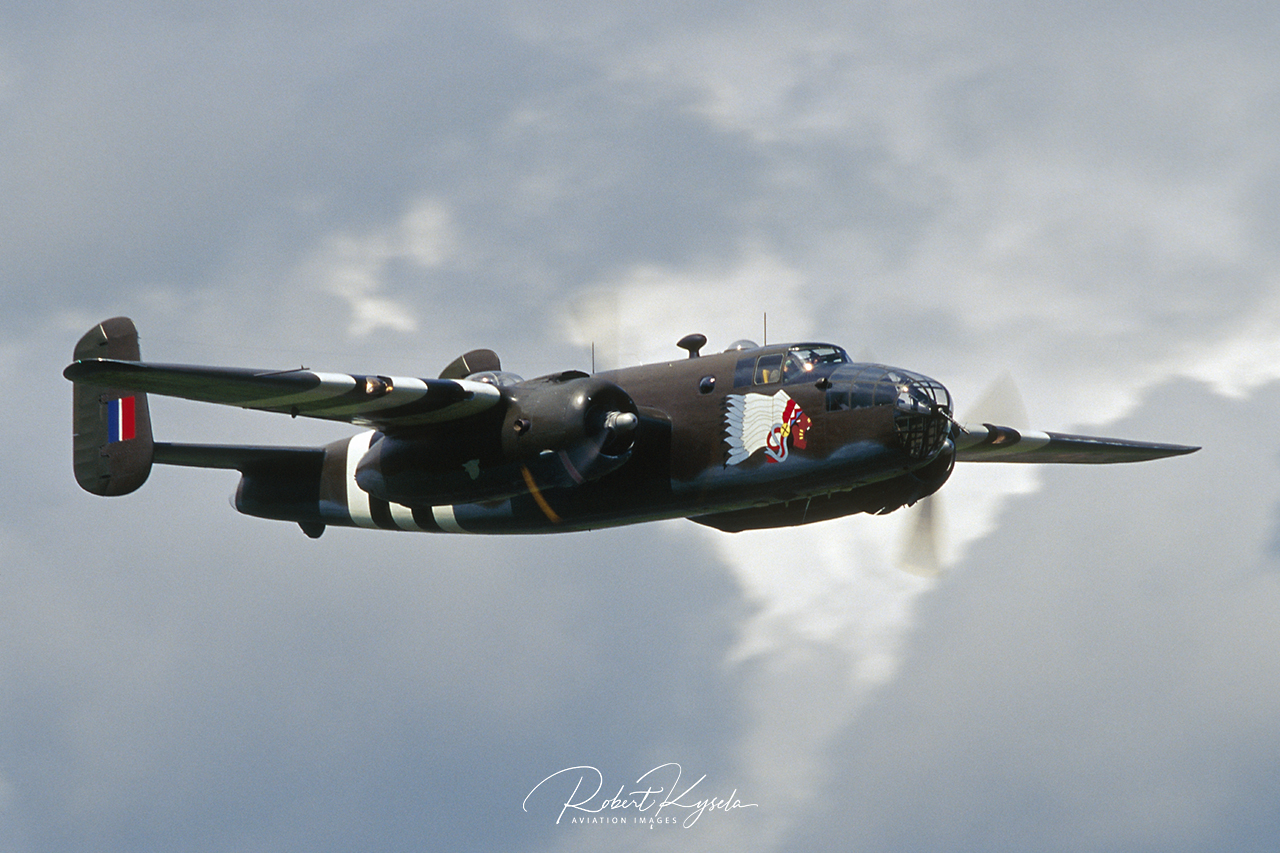 North American B-25D MITCHELL  -  © by Robert Kysela