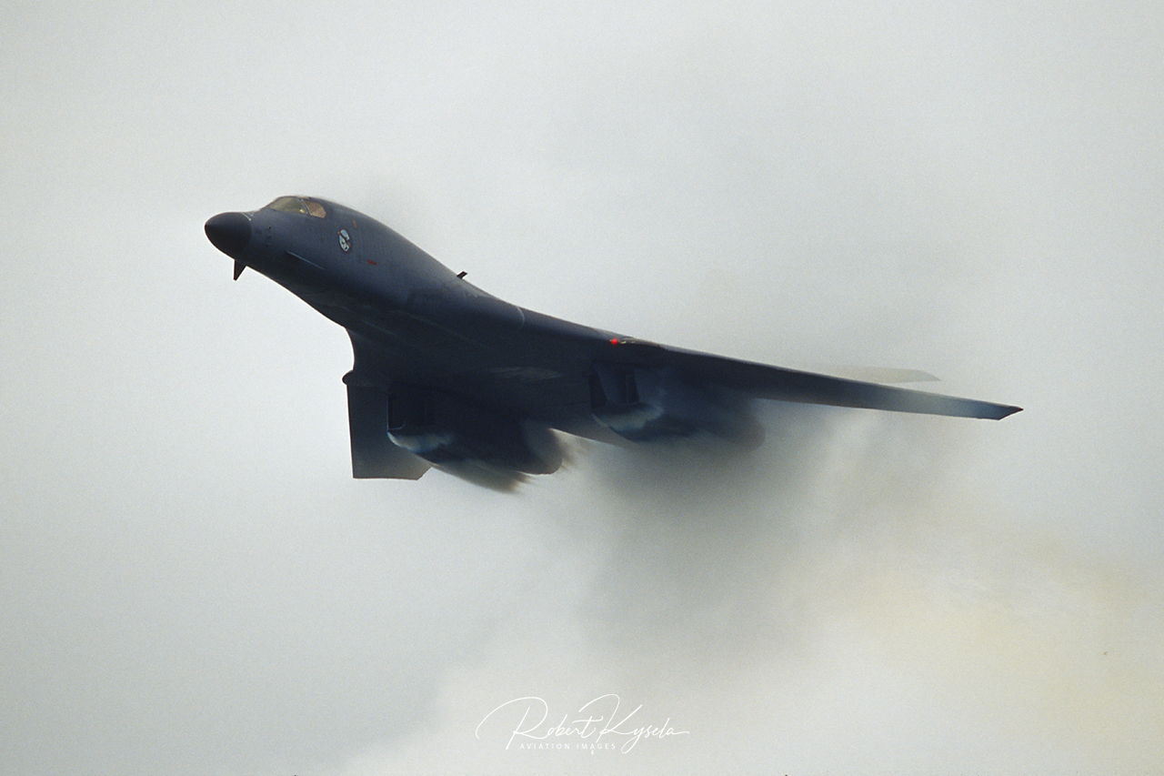 Boeing ( Rockwell ) B-1B LANCER  -  © by Robert Kysela