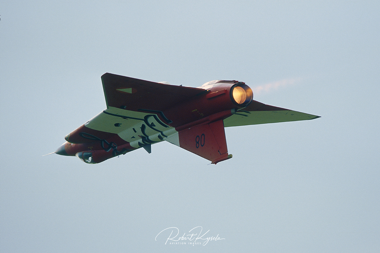 Saab J-35Oe DRAKEN  -  © by Robert Kysela