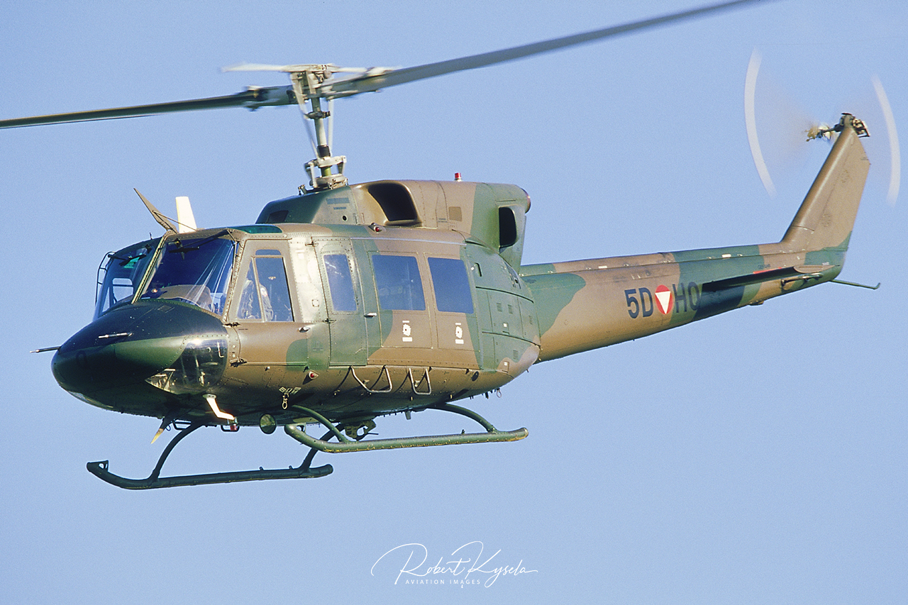 Agusta Bell AB-212  -  © by Robert Kysela