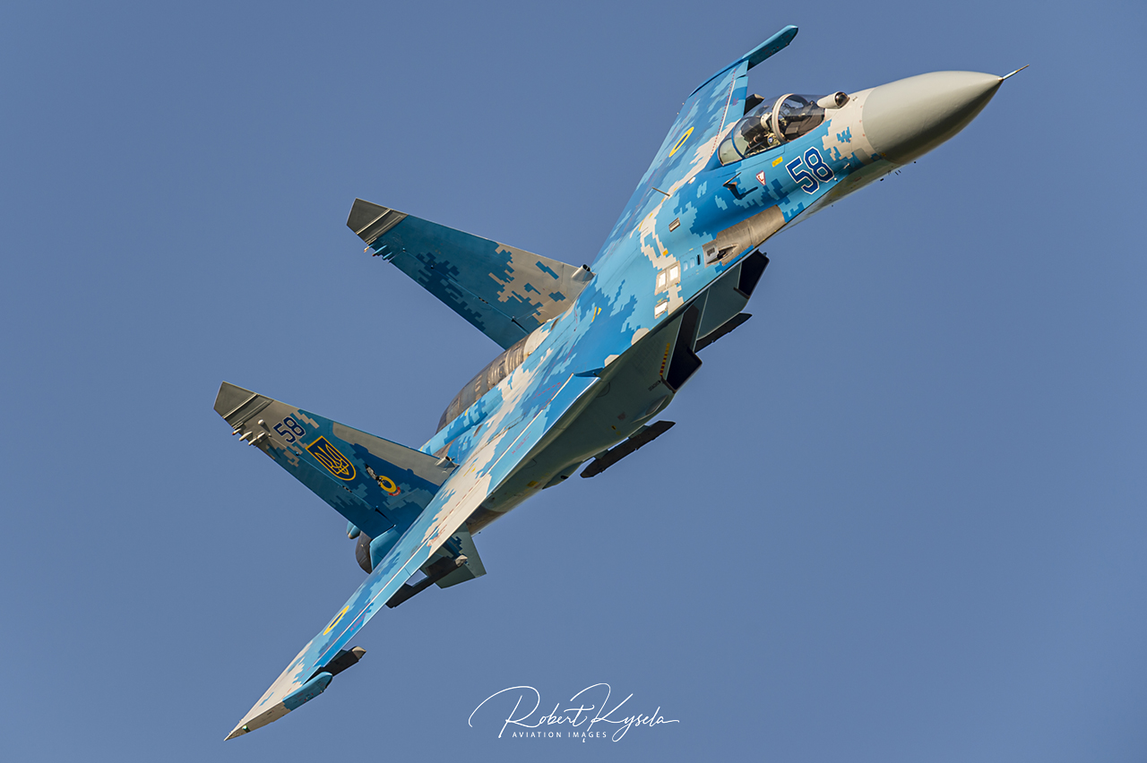 Sukhoi su-27 flanker Royalty Free Vector Image