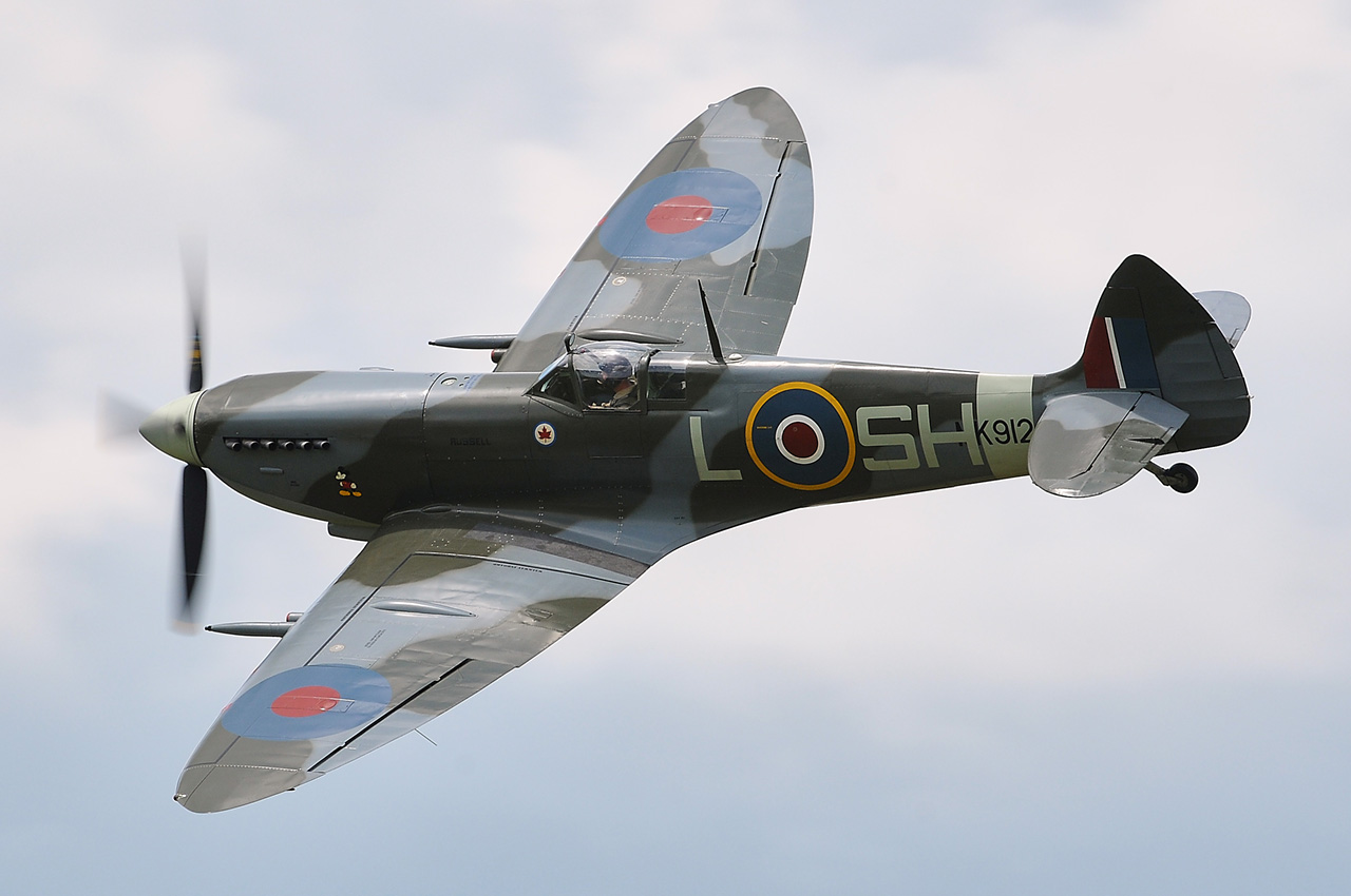 Supermarine SPITFIRE Mk.IX  -  © by Shawn Clish 2009