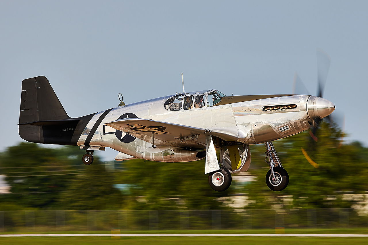 North American P-51C MUSTANG  -  © by Shawn Clish