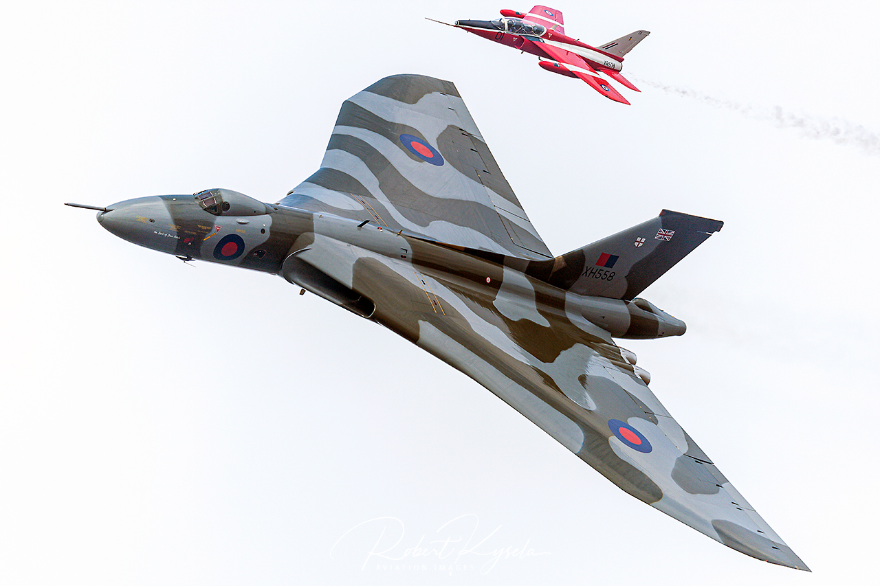 AVRO 698 Vulcan B.2 / XH558   - © by Robert Kysela