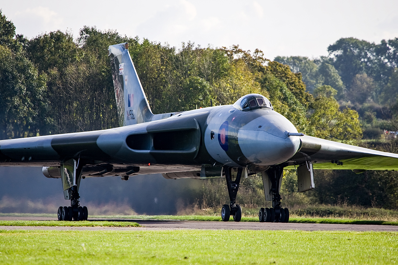 AVRO 698 Vulcan B.2 / XH558   - © by Will Moore