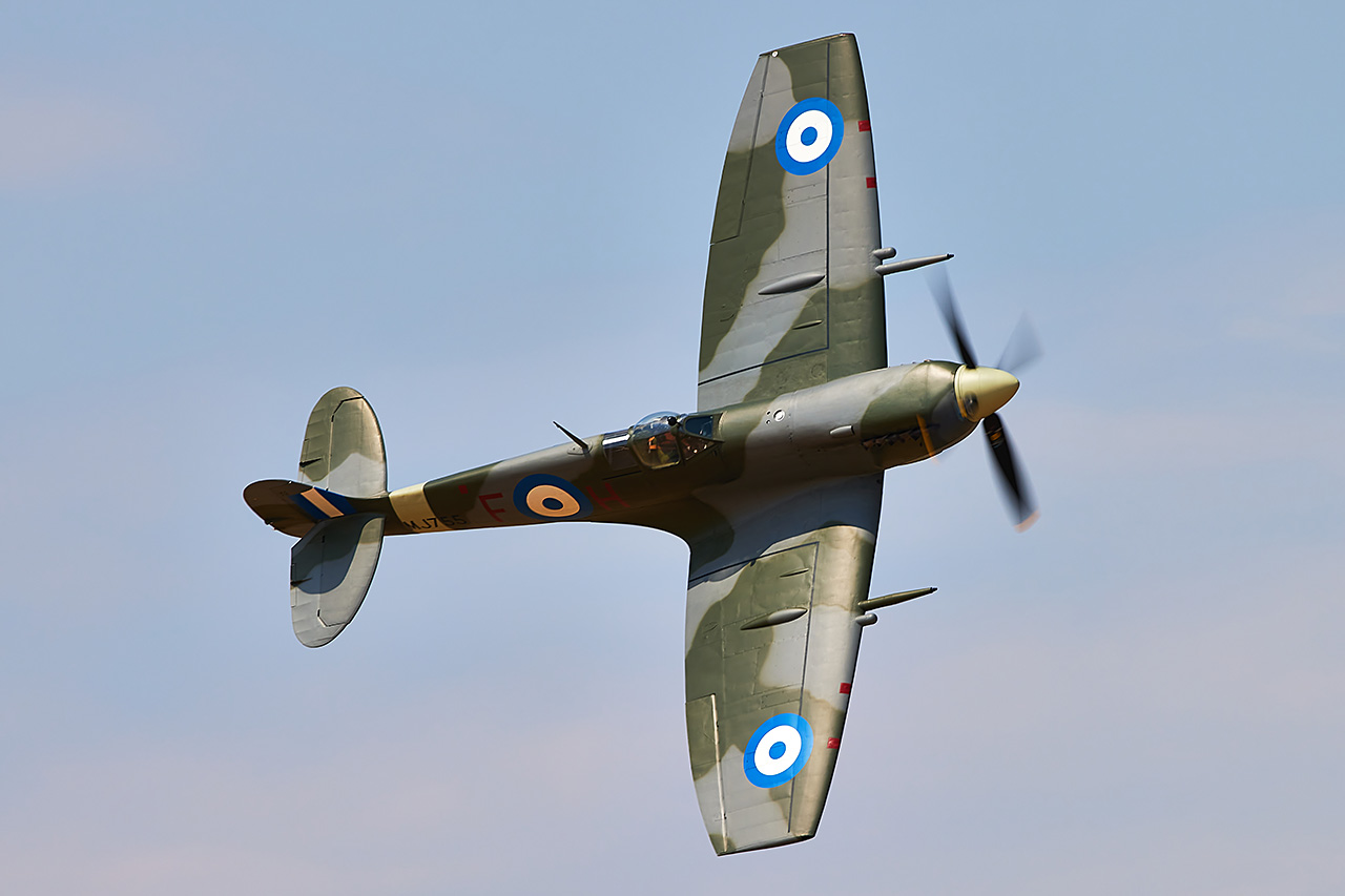 Supermarine SPITFIRE Mk. IXc  -  © by Shawn Clish