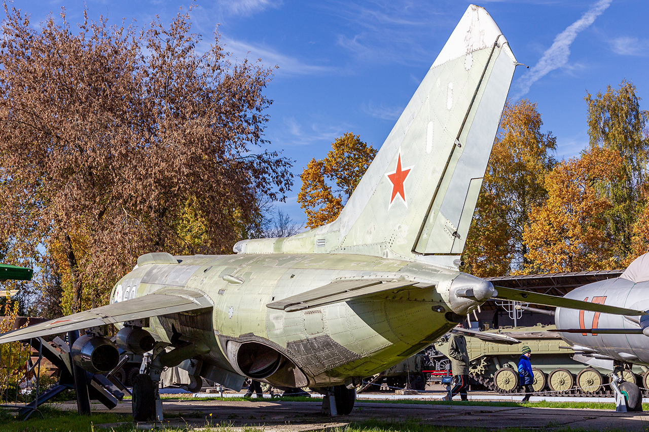 Yakovlev Yak-38 (NATO Code: FORGER)   - © by Roman Bagrov