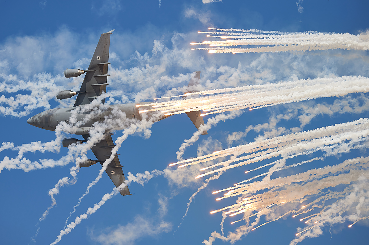 Boeing C-17A GLOBEMASTER III -  © by Shawn Clish