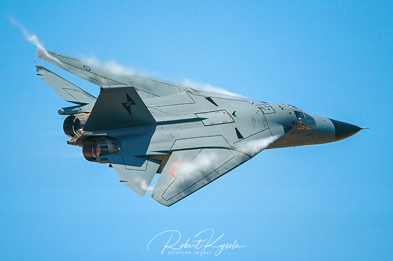 General Dynamics RF-111C Aardvark   - © by Robert Kysela