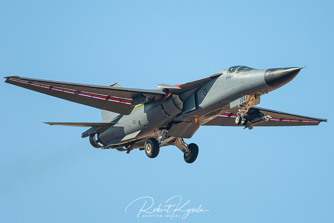 General Dynamics RF-111C Aardvark   - © by Robert Kysela