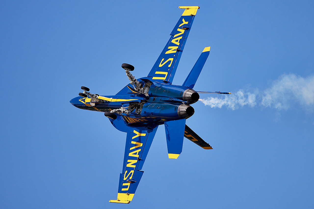 US NAVY BLUE ANGELS  -  © by Shawn Clish