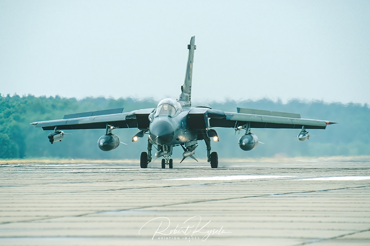 Panavia TORNADO IDS   - © by Robert Kysela