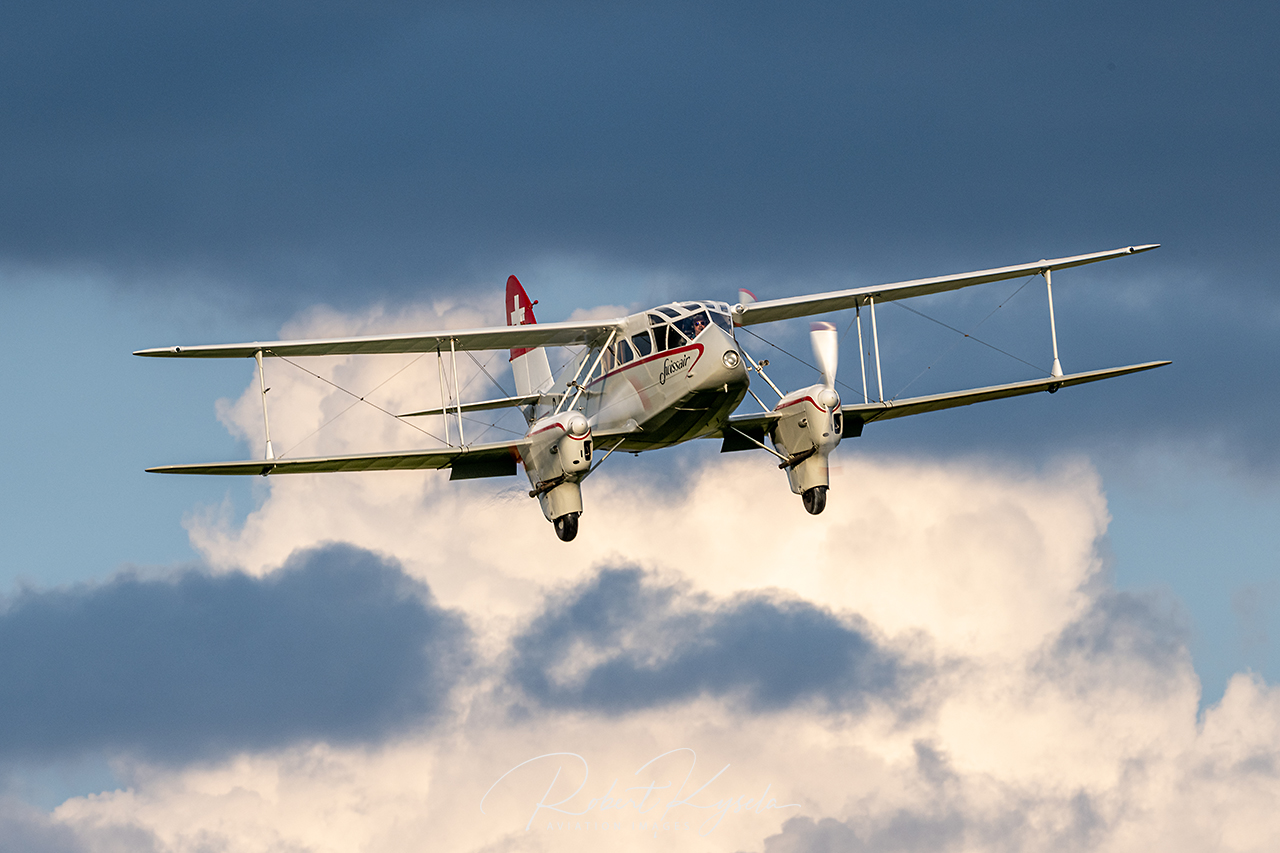 DeHavilland DH.89 DRAGON RAPIDE   - © by Robert Kysela