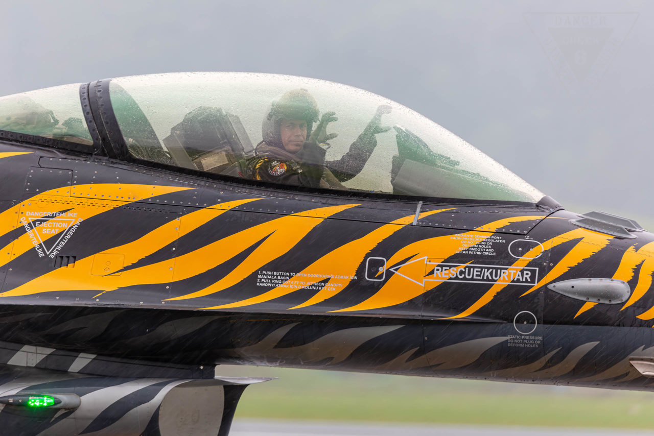 Lockheed Martin F-16C VIPER   - © by Marc Muick