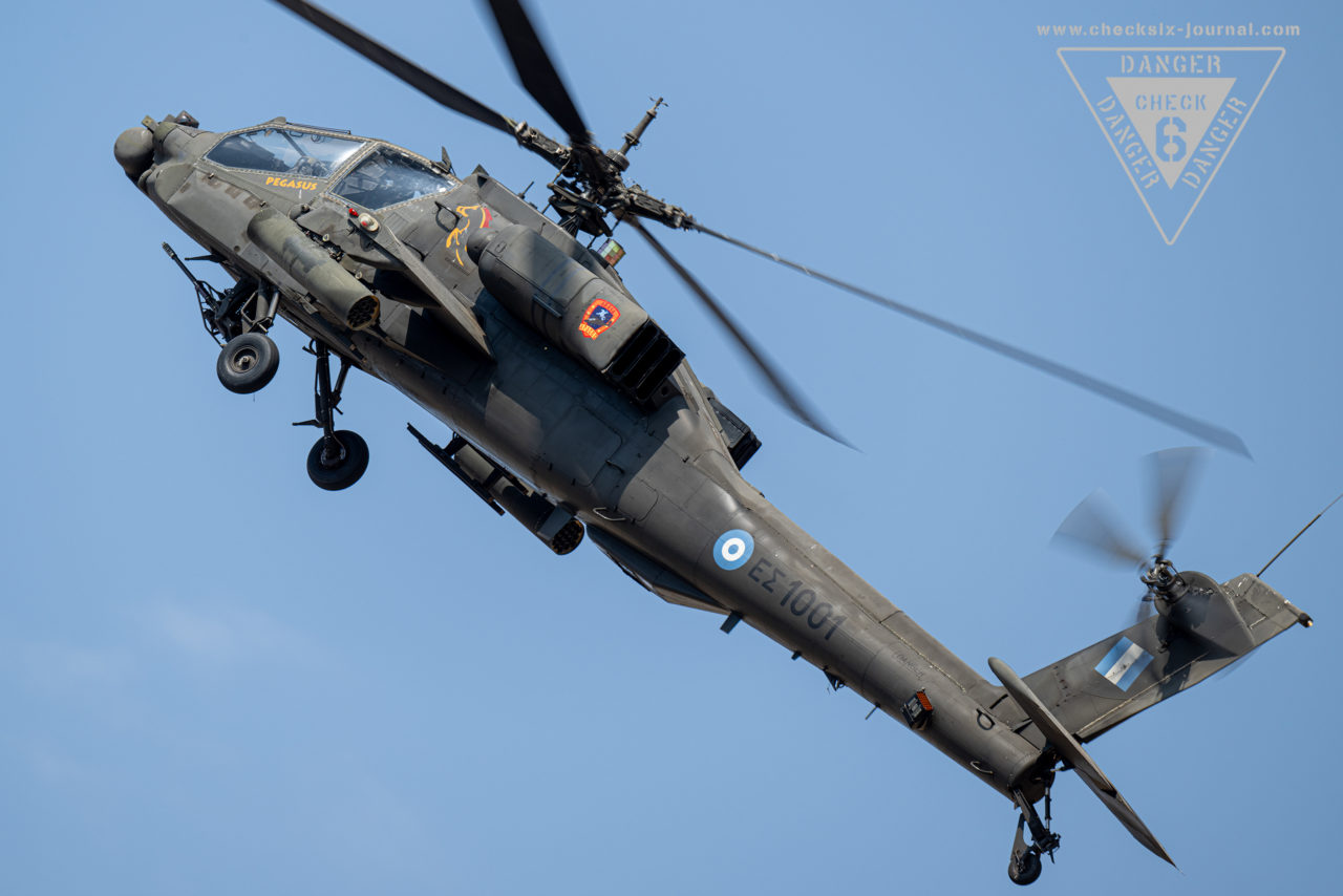 Boeing AH-64A APACHE   - © by Robert Kysela